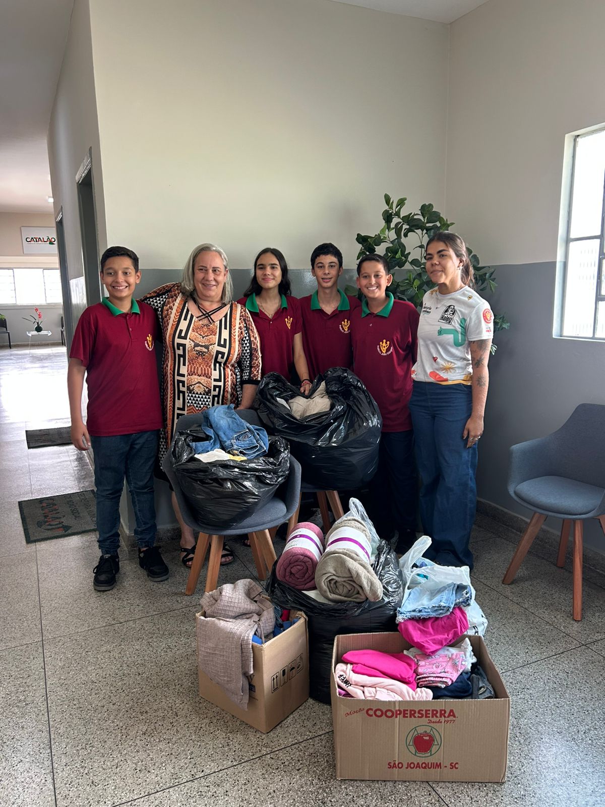 ROUPAS E AGASALHOS